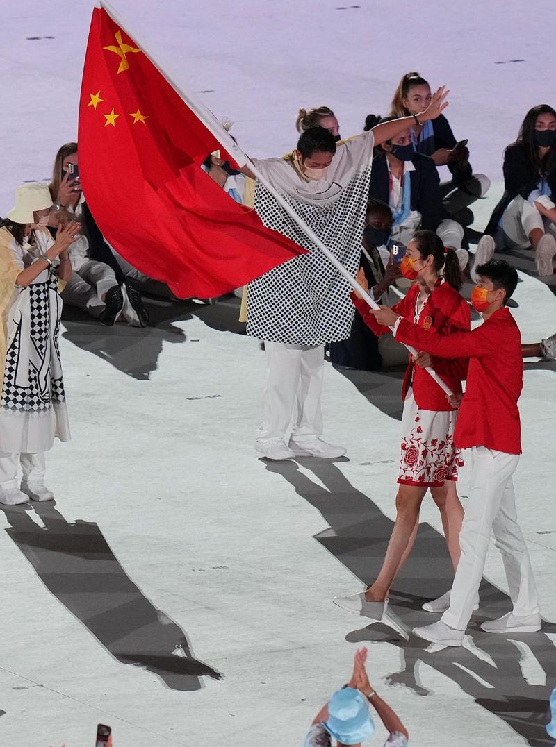 东京奥运开幕式的旗手