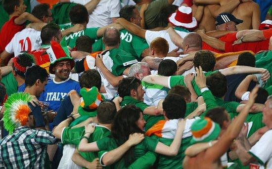 爱尔兰球迷感动欧洲杯