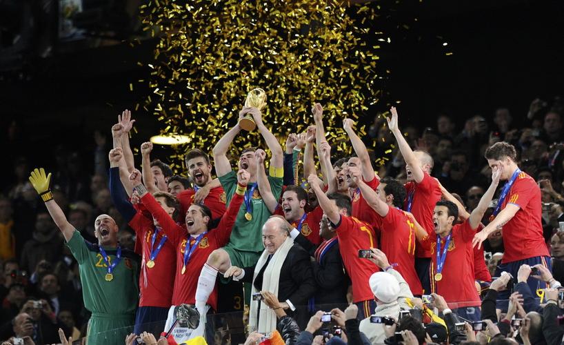 获得南非世界杯冠军的西班牙队