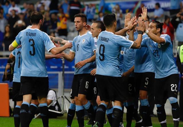 秘鲁vs乌拉圭的相关图片